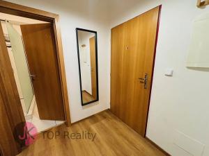 Pronájem bytu 1+1, Praha - Žižkov, Husitská, 34 m2