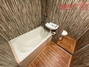 Pronájem bytu 1+1, Chomutov, Kundratická, 33 m2