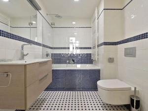 Pronájem bytu 2+kk, Praha - Nové Město, Soukenická, 67 m2