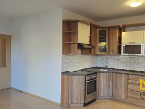 Pronájem bytu 2+kk, Jesenice, Cedrová, 225 m2