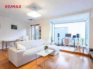 Pronájem bytu 2+kk, Praha - Holešovice, Komunardů, 68 m2