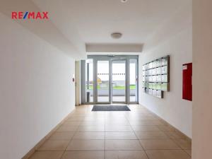 Pronájem bytu 2+kk, Praha - Holešovice, Komunardů, 68 m2