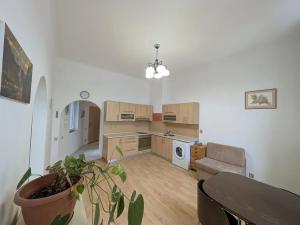 Pronájem bytu 2+kk, Karlovy Vary, Sokolovská, 41 m2