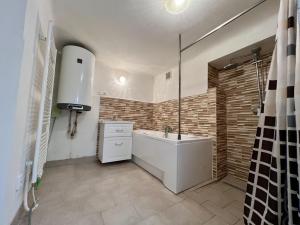 Prodej rodinného domu, Holubice, Pod Skálou, 168 m2