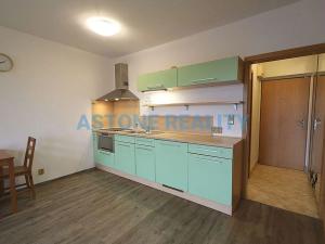 Pronájem bytu 1+kk, Praha - Hostivař, Švehlova, 35 m2