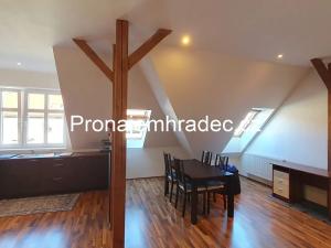 Pronájem bytu 2+kk, Hradec Králové, Okružní, 62 m2