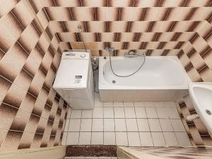 Pronájem bytu 1+1, Praha - Holešovice, Komunardů, 48 m2