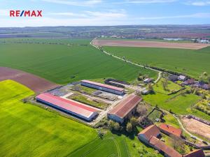 Pronájem výrobních prostor, Dolní Chvatliny, 3690 m2