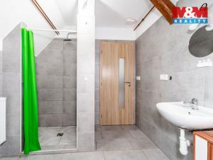 Prodej činžovního domu, Studená, nám. Sv. J. Nepomuckého, 229 m2