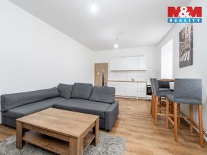 Prodej činžovního domu, Studená, nám. Sv. J. Nepomuckého, 229 m2