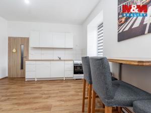 Prodej činžovního domu, Studená, nám. Sv. J. Nepomuckého, 229 m2