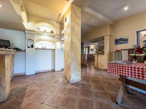 Prodej restaurace, Psáry, Pražská, 110 m2