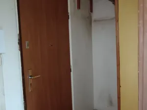 Prodej bytu 1+kk, Praha - Prosek, Veltruská, 27 m2