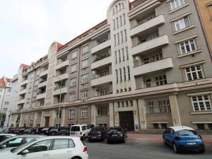 Pronájem bytu 2+1, Praha - Žižkov, Ambrožova, 64 m2