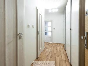 Prodej bytu 2+kk, Praha - Petrovice, Jakobiho, 43 m2