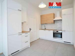 Prodej bytu 3+1, Krnov - Pod Bezručovým vrchem, Partyzánů, 98 m2