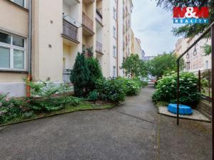 Prodej bytu 1+1, Karlovy Vary, K. Čapka, 36 m2