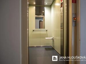 Prodej bytu 2+kk, Praha - Háje, Matúškova, 45 m2