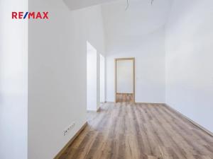 Prodej atypického bytu, Svoboda nad Úpou, Nádražní, 44 m2