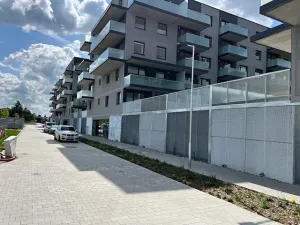 Prodej garážového stání, Praha, Návarovská, 13 m2