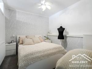 Prodej bytu 2+kk, Břežany II, 56 m2