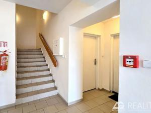 Prodej bytu 3+kk, Praha - Hlubočepy, Pod Žvahovem, 100 m2