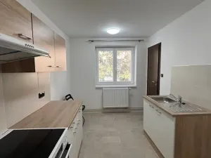 Pronájem bytu 2+1, Nové Strašecí, Husova, 55 m2