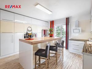 Prodej rodinného domu, České Velenice, Komenského, 247 m2