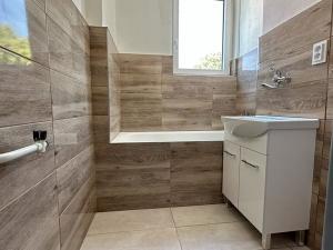 Prodej bytu 3+1, Dešov, 70 m2