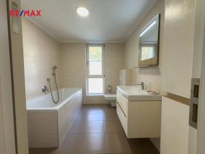 Pronájem bytu 3+kk, Praha - Lysolaje, Lysolajské údolí, 70 m2