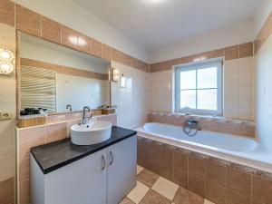 Prodej rodinného domu, Letiny, 282 m2