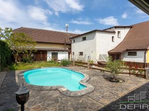 Prodej komerční nemovitosti, Praha - Újezd nad Lesy, Starokolínská, 510 m2