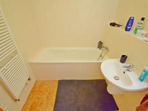 Pronájem bytu 1+kk, Praha - Vysočany, Ocelářská, 41 m2