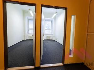 Pronájem kanceláře, Praha - Karlín, Peckova, 212 m2