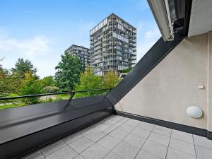 Pronájem bytu 1+kk, Praha - Žižkov, Ke kapslovně, 51 m2