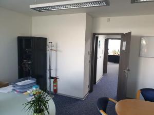 Pronájem kanceláře, Praha - Kyje, Vajgarská, 216 m2