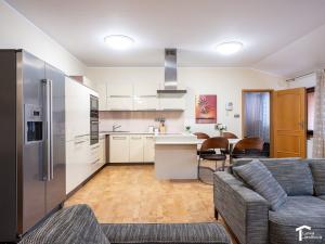 Pronájem bytu 3+kk, Pardubice - Zelené Předměstí, Hronovická, 92 m2