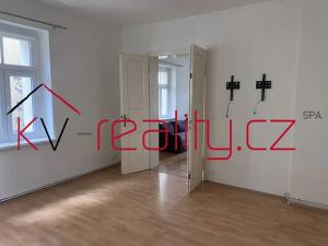 Pronájem bytu 2+1, Karlovy Vary, Kamenického, 65 m2