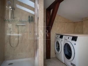 Prodej vícegeneračního domu, Sulice, Hlavní, 370 m2