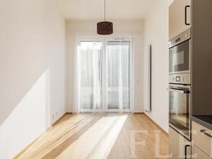 Pronájem bytu 1+kk, Praha - Hostavice, Českobrodská, 36 m2