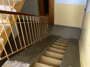 Prodej bytu 2+1, Ostrov, Kollárova, 50 m2