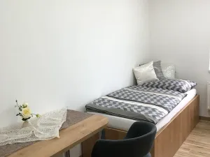 Pronájem bytu 1+1, Zlín, Vejvanovská, 30 m2