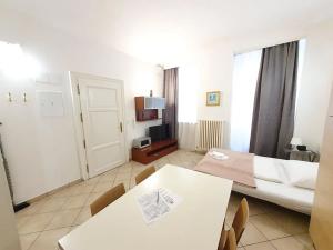 Pronájem bytu 2+kk, Praha - Nové Město, Ostrovní, 30 m2