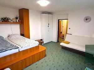 Prodej bytu 1+1, Plzeň, Motýlí, 37 m2