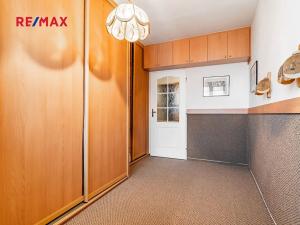 Prodej bytu 3+1, Praha - Horní Počernice, Komárovská, 67 m2