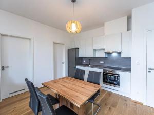 Pronájem bytu 2+kk, Praha - Karlín, Sokolova, 59 m2