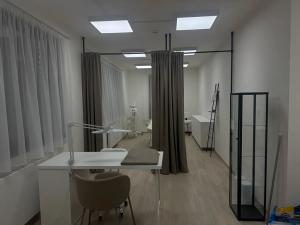 Pronájem komerční nemovitosti, Praha - Vokovice, K Červenému vrchu, 47 m2