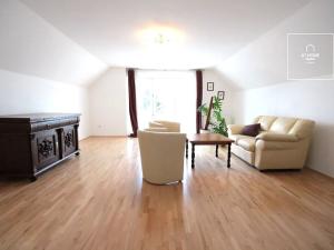 Pronájem rodinného domu, Praha - Suchdol, Havraní, 253 m2