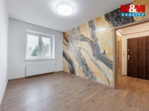 Prodej bytu 2+kk, Karlovy Vary - Stará Role, Závodu míru, 40 m2