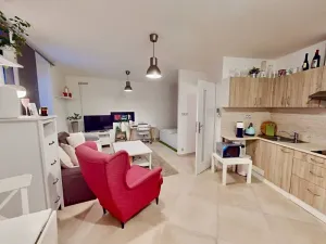 Pronájem bytu 1+kk, Praha - Střešovice, U střešovických hřišť, 35 m2